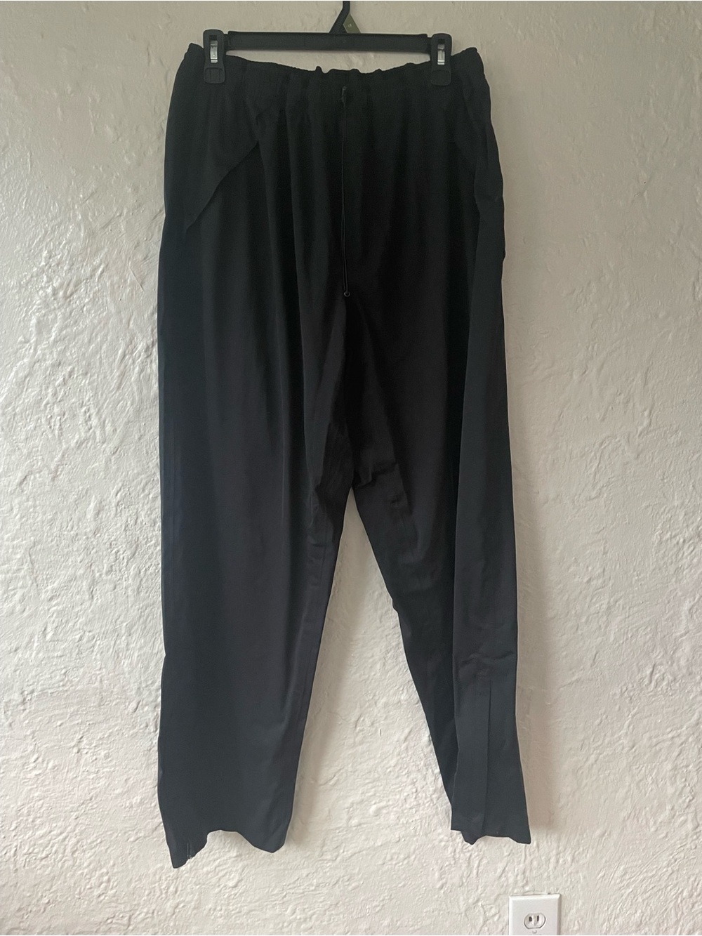 Lady Hagen black insulated lightweight water / weatherproof trousers; Size: XL